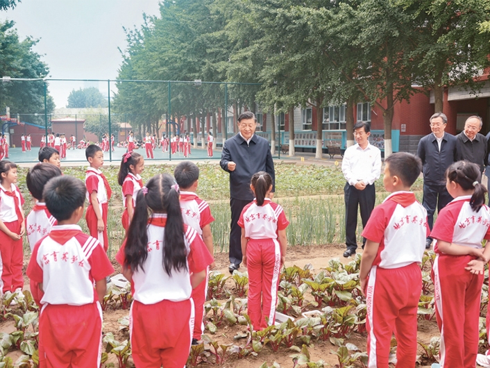 习近平：培养德智体美劳全面发展...